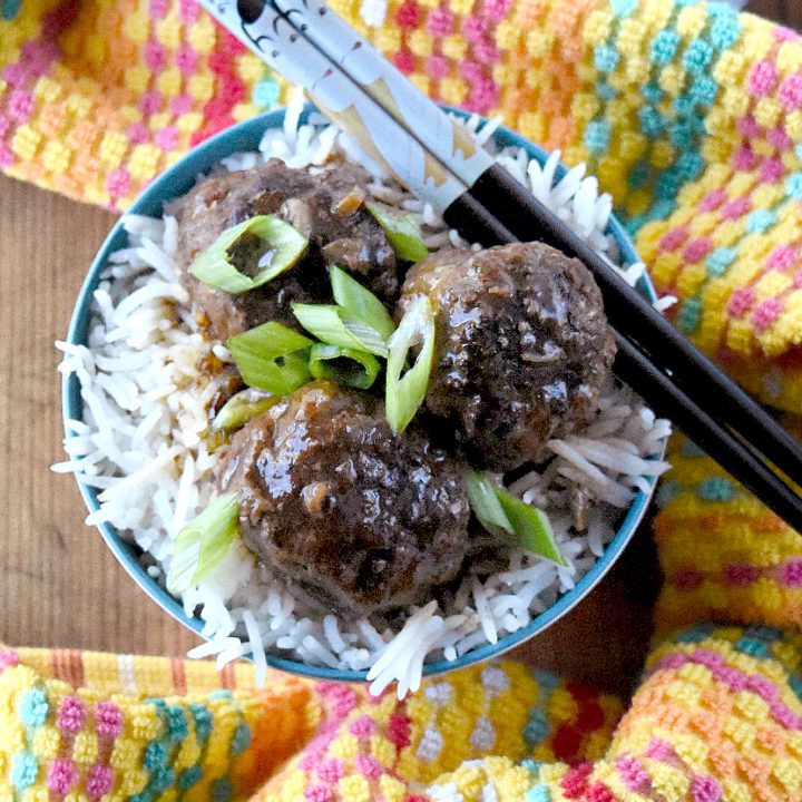 Easy Korean BBQ Meatballs have delicious Asian flavors that is on the table in under 30 minutes. They’re cooked up in the InstantPot, made with a delicious sauce, and packed with delicious bulgogi style flavors. #eatcleanlivehappy #kevinsnaturalfoods #kevinsrecipechallenge