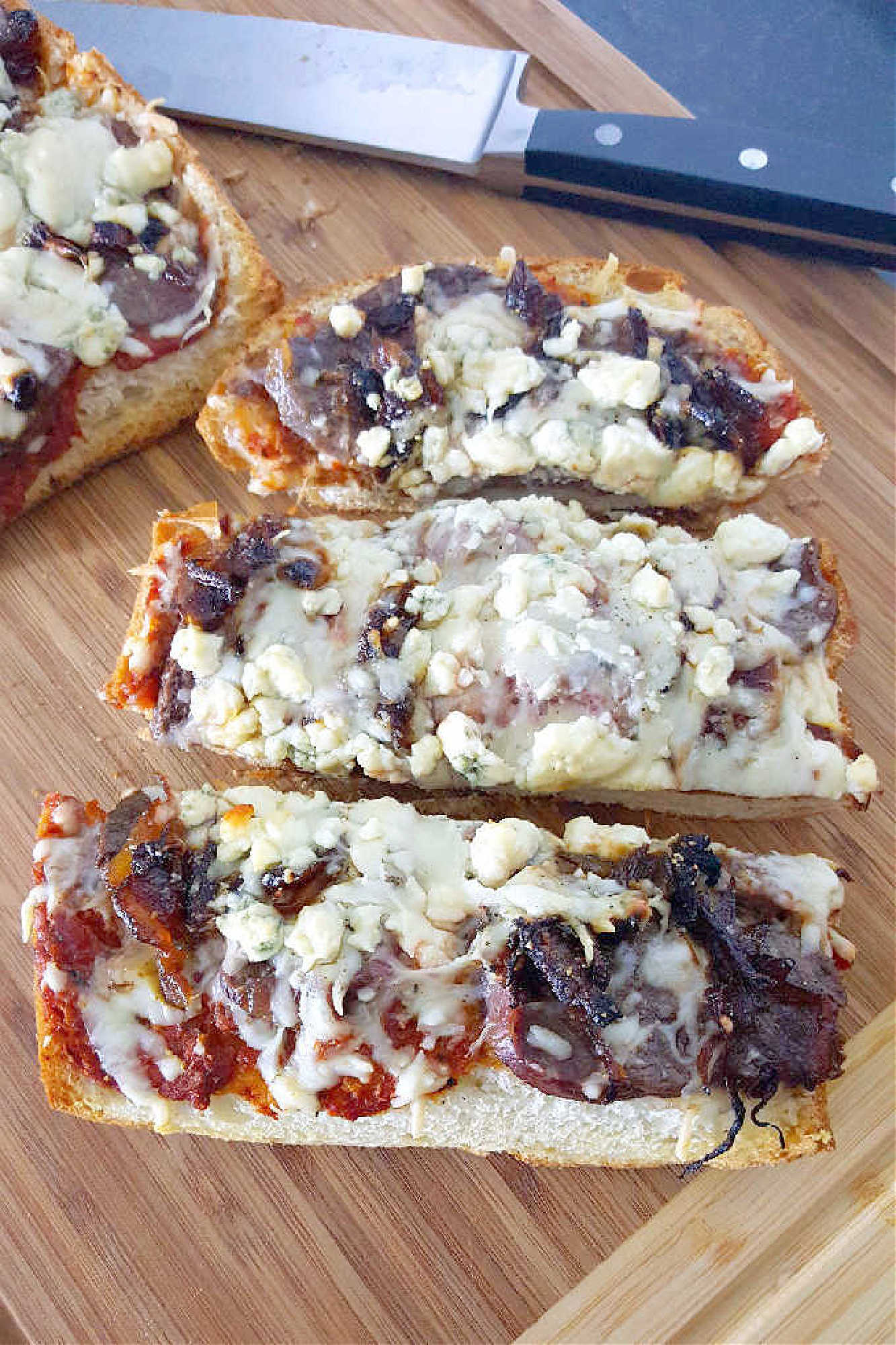 Transform your boring French bread into a gourmet meal with Filet French Bread Pizza! Discover the perfect blend of crispy crust, juicy filet, and gooey cheese in every bite. #filetfrenchbreadpizza #pizzalovers #homemadepizza #easyweeknightmeals #comfortfoodcravings