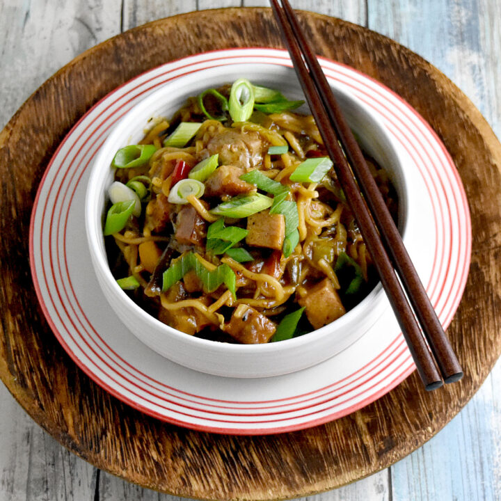 Pork and Noodle Stir Fry is a quick an easy dinner on the table super quick. The Fortune noodles cook up quick and taste hearty and delicious in this simple stir fry. #cooklikeawokstar #norulestostirfry #fortunerecipechallenge