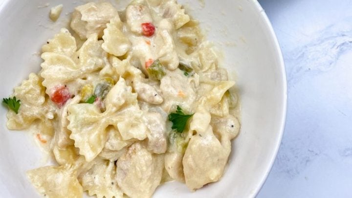 Image for One-Pot Garlic Parmesan Chicken Pasta (30-Minute Recipe)