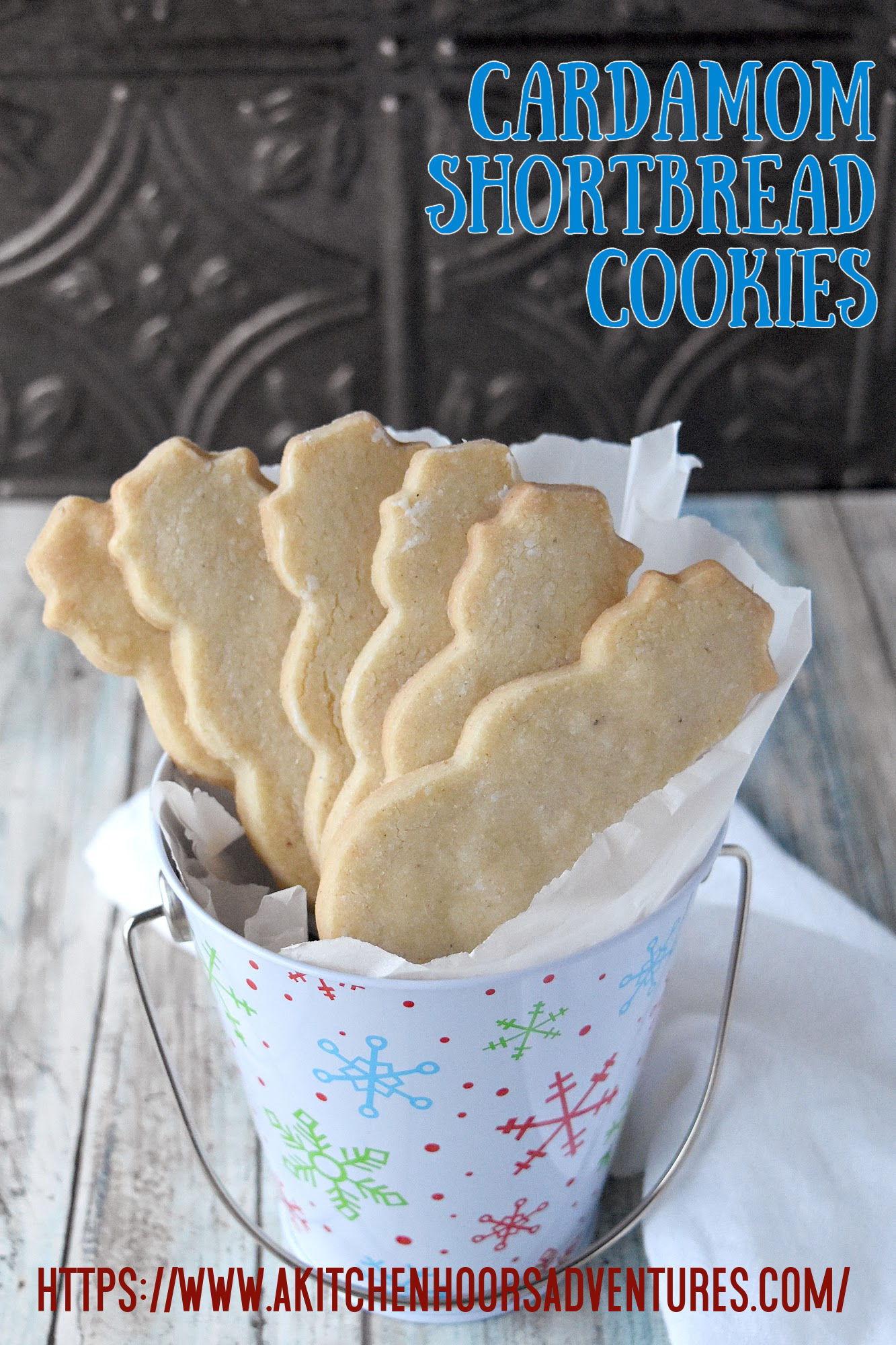 Cardamom Shortbread Cookies are tender, flaky, and have a delicious cardamom flavor with a hint of cinnamon.  If you really like cardamom, then you’ll love these cookies. #ChristmasCookies #shortbreadcookies #cardamom #cutoutcookies