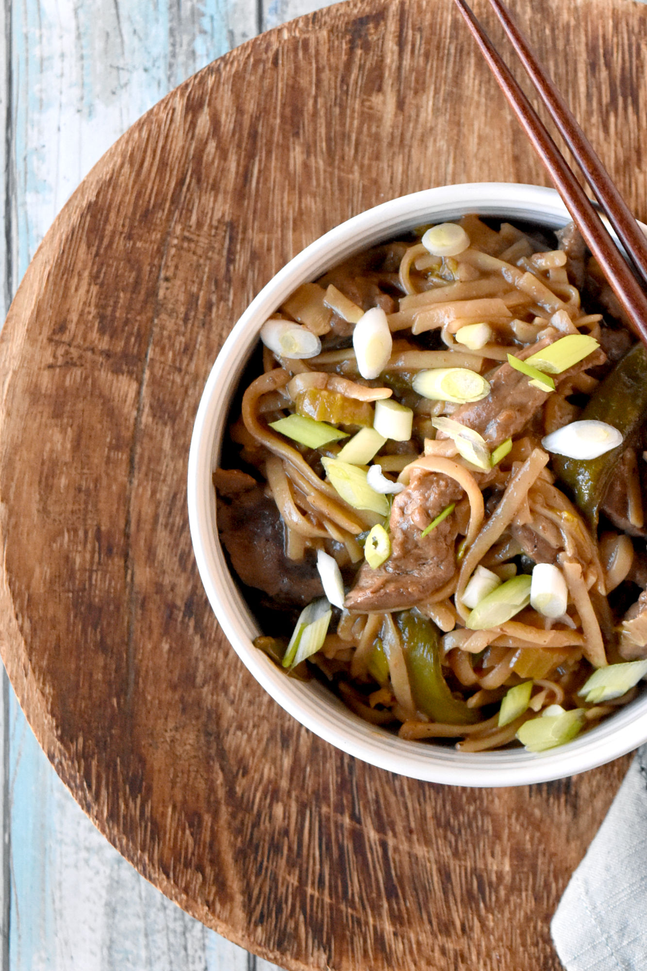 Korean BBQ Beef and Cabbage Stir-Fry is packed with sweet and spicy Korean barbecue flavor, crispy vegetables, and delicious rice noodles.  It’s gluten free and totally delicious. #kevinsrecipechallenge #KoreanBBQBeef #glutenfree