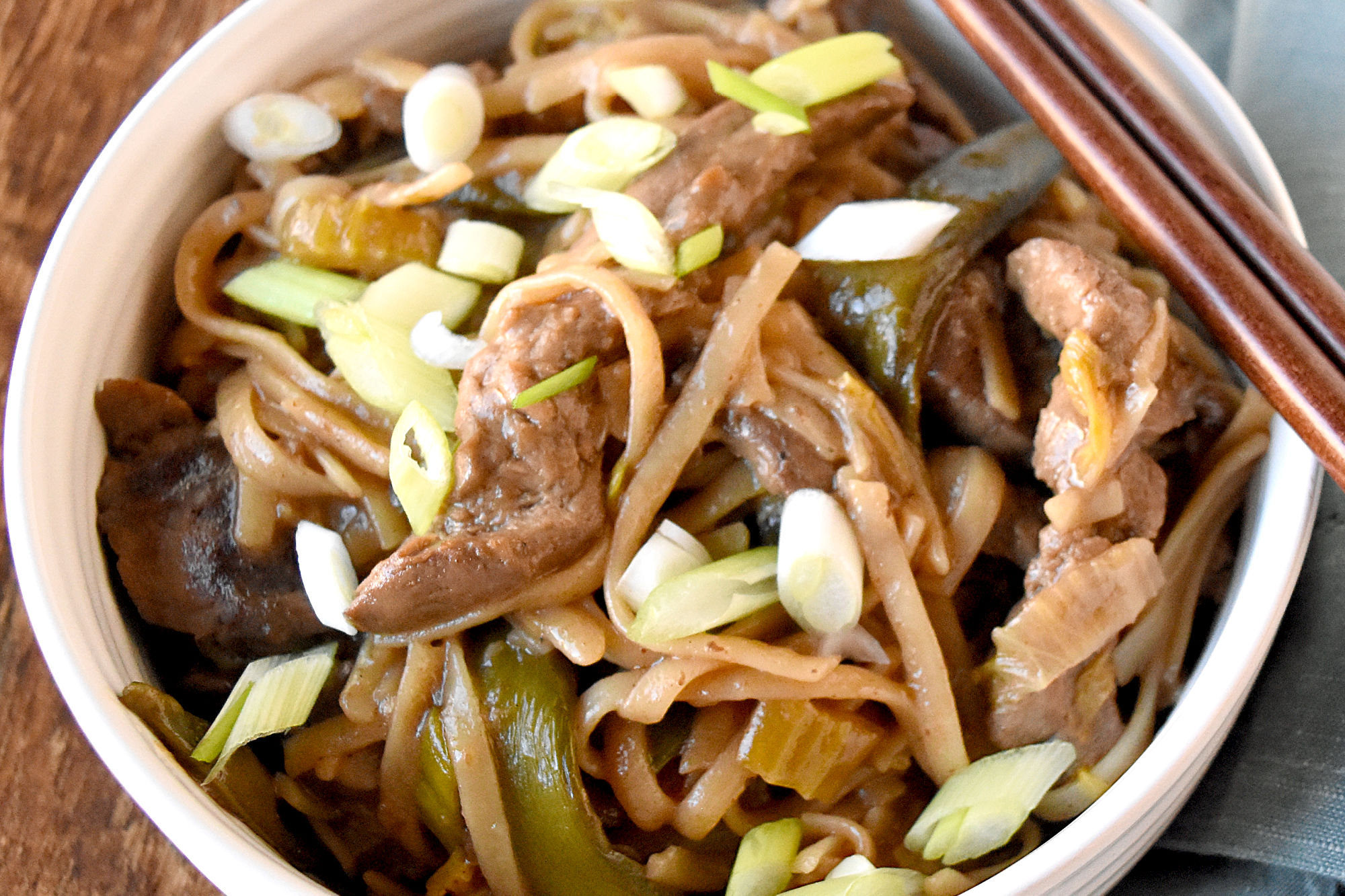 Korean BBQ Beef and Cabbage Stir-Fry is packed with sweet and spicy Korean barbecue flavor, crispy vegetables, and delicious rice noodles.  It’s gluten free and totally delicious. #kevinsrecipechallenge #KoreanBBQBeef #glutenfree