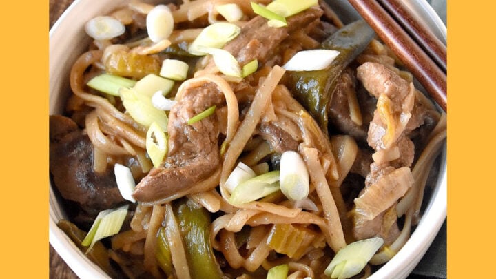Korean BBQ Beef and Cabbage Stir-Fry is packed with sweet and spicy Korean barbecue flavor, crispy vegetables, and delicious rice noodles. It’s gluten free and totally delicious. #kevinsrecipechallenge #KoreanBBQBeef #glutenfree