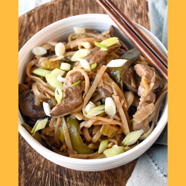 Korean BBQ Beef and Cabbage Stir-Fry is packed with sweet and spicy Korean barbecue flavor, crispy vegetables, and delicious rice noodles. It’s gluten free and totally delicious. #kevinsrecipechallenge #KoreanBBQBeef #glutenfree