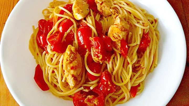 Impress your dinner guests with this deceptively simple Blistered Tomato Pasta with Chicken. The blistered tomatoes add a burst of flavor to the tender chicken and al dente pasta. #inseason #freshtomatoes #tomatopasta #chickenrecipe #chickenandpasta #PastaLoversDelight #FoodieFaves #HealthyEats #TomatoObsessed