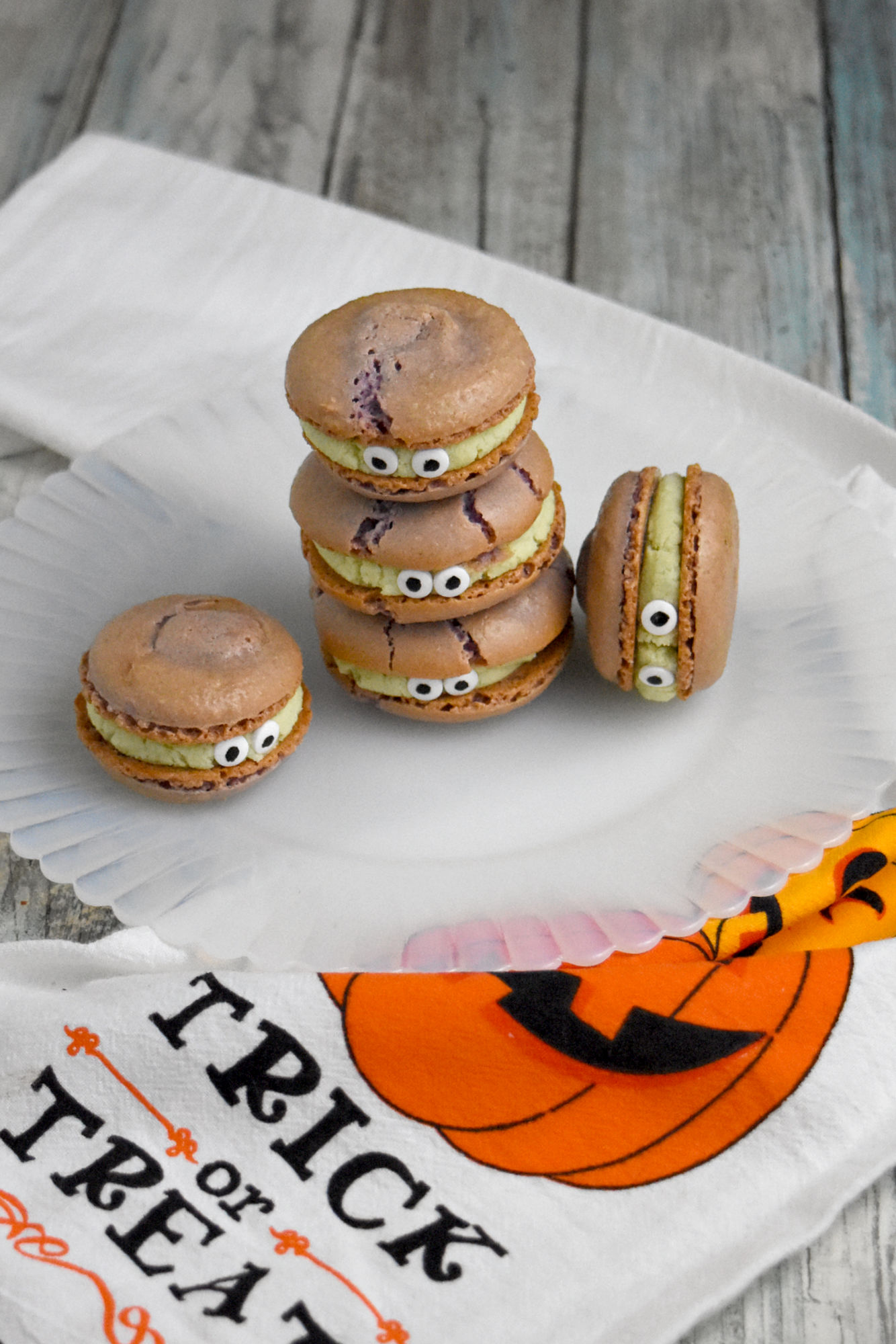 Some say the Purple People Eater Macarons are too pretty to eat...but we say they're too delicious NOT to eat! 😋👀  #PurplePeopleEaterMacarons #MacaronMagic #DeliciousDesserts #FoodieFaves #InstaSweets
