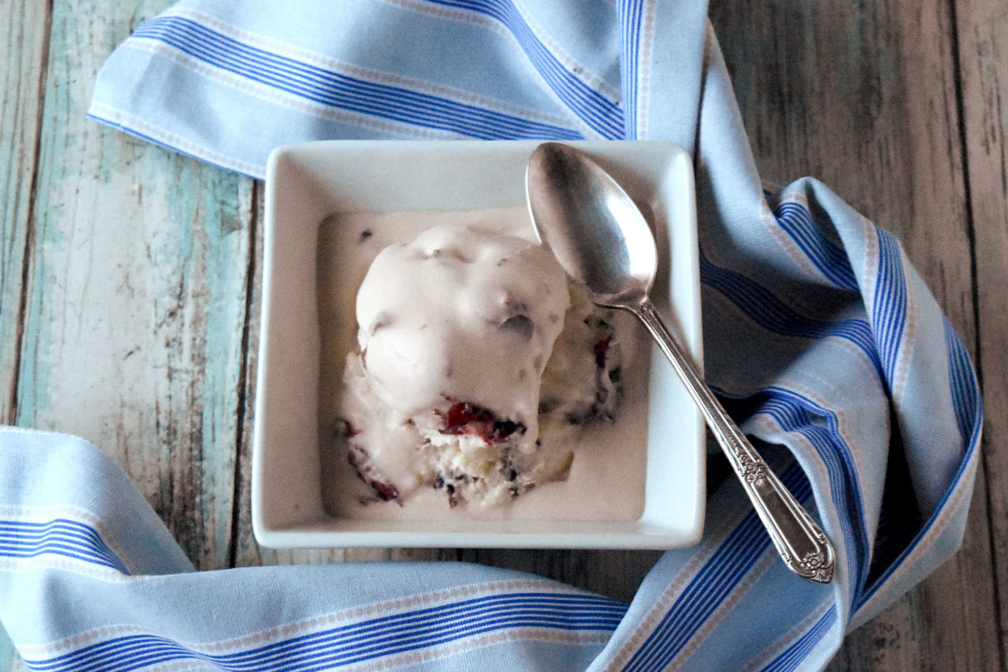 Indulge in a decadent dessert with our homemade cherry pie mascarpone ice cream. Every bite is a little bit of heaven. 🍒🍦 #IceCreamLoversUnite #CherryPieDelight #MascarponeMadness #SummerSweets #DessertGoals