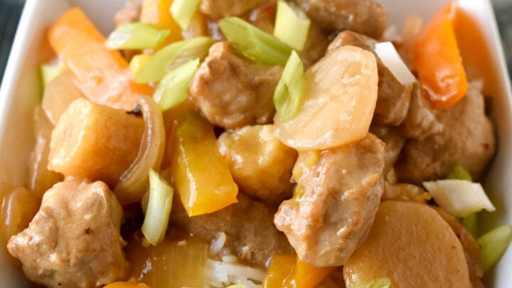 Spice up your dinner routine with this mouth-watering spicy pork and pepper stir-fry! Perfect for those who love a little kick in their meals. #chefapproved #weeknightwin #spiceituppork #easyrecipes #spicyflavors #deliciousdinners #spicypork #stirfry #spicyfoodlovers #asiancuisine #porkstirfry #homecookingadventures #flavorfuldelights #spicyfoodlove #stirfrydelight #porkloverlife #pepperpower #flavorfulmeals