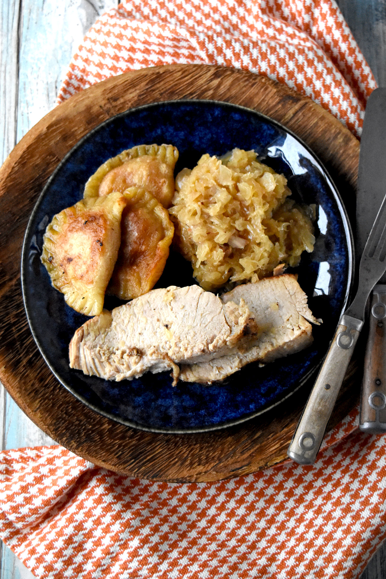 Cider Braised Pork Roast is tender with a perfect blend of sweet and savory. It's tender, juicy, bursting with flavor, and guaranteed to be a hit with the whole family. #CiderBraisedPork #PorkRoastPerfection #FarmToTableFoodie #PorkLoversUnite #SavoryAutumnEats