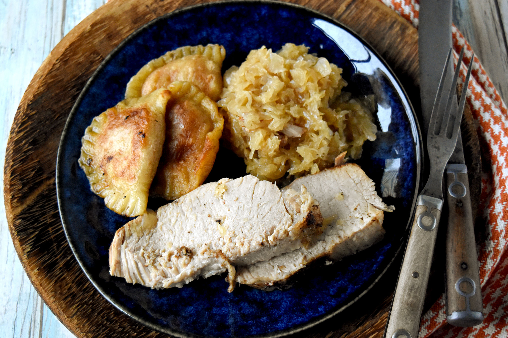 Cider Braised Pork Roast is tender with a perfect blend of sweet and savory. It's tender, juicy, bursting with flavor, and guaranteed to be a hit with the whole family. #CiderBraisedPork #PorkRoastPerfection #FarmToTableFoodie #PorkLoversUnite #SavoryAutumnEats