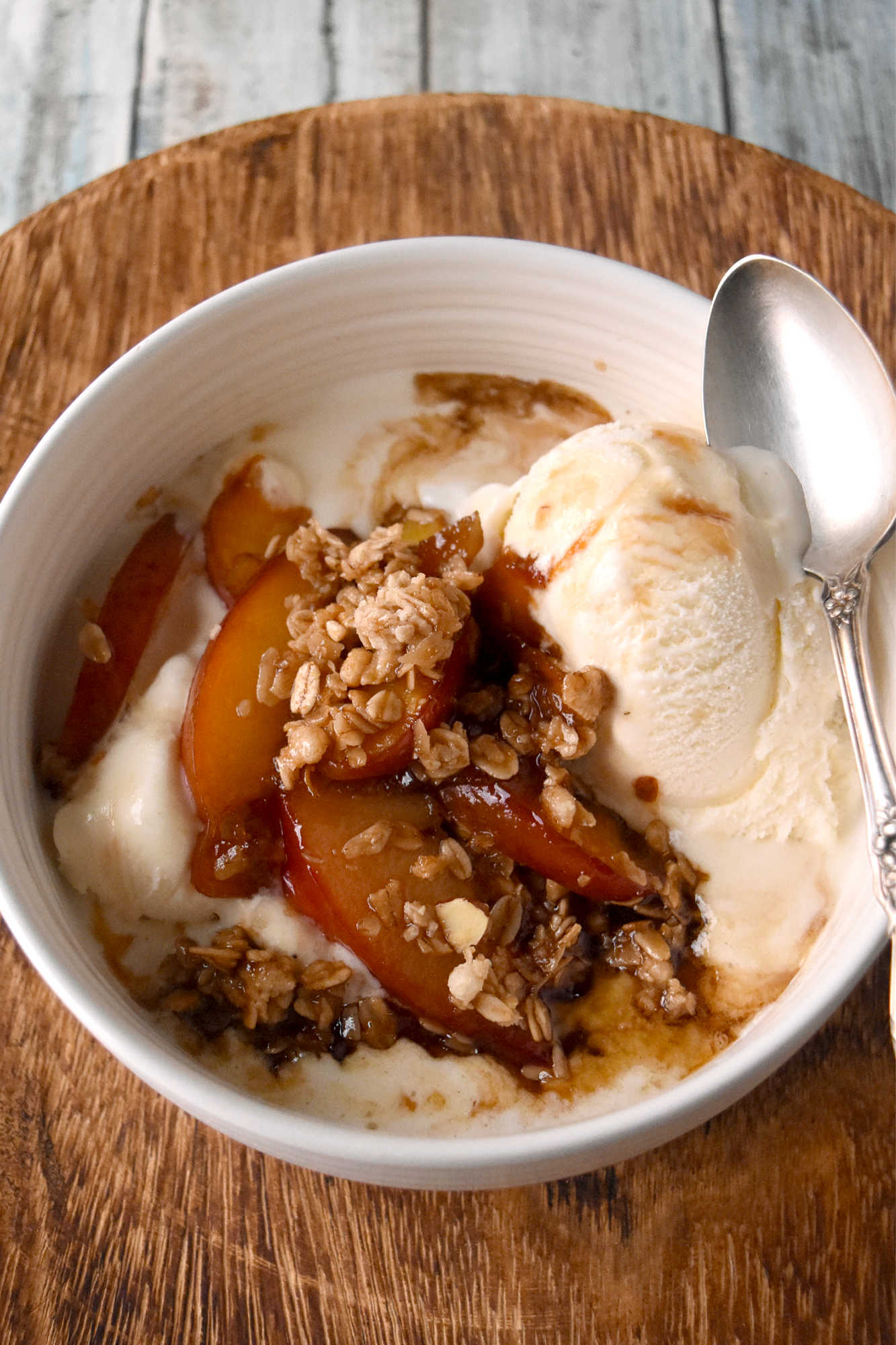 Indulge in the perfect blend of sweet and spicy with this Easy Skillet Ginger Peach Crisp 🔥🍑 Perfect for a cozy night in or impressing your friends at a tailgate party. #SkilletSweets #PeachPerfection #SimpleDessert #SummerCrisp #InstaPeachyTreat #PeachObsessed #CrispyCrumbles #DeliciousAndEasy #peachcrisp #skilletdessert #gingertreats