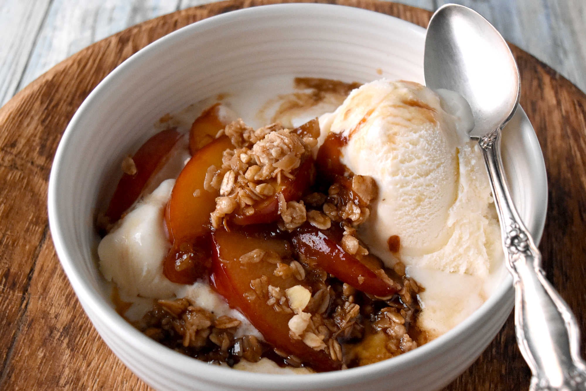 Indulge in the perfect blend of sweet and spicy with this Easy Skillet Ginger Peach Crisp 🔥🍑 Perfect for a cozy night in or impressing your friends at a tailgate party. #SkilletSweets #PeachPerfection #SimpleDessert #SummerCrisp #InstaPeachyTreat #PeachObsessed #CrispyCrumbles #DeliciousAndEasy #peachcrisp #skilletdessert #gingertreats
