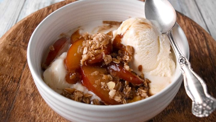 Indulge in the perfect blend of sweet and spicy with this Easy Skillet Ginger Peach Crisp 🔥🍑 Perfect for a cozy night in or impressing your friends at a tailgate party. #SkilletSweets #PeachPerfection #SimpleDessert #SummerCrisp #InstaPeachyTreat #PeachObsessed #CrispyCrumbles #DeliciousAndEasy #peachcrisp #skilletdessert #gingertreats