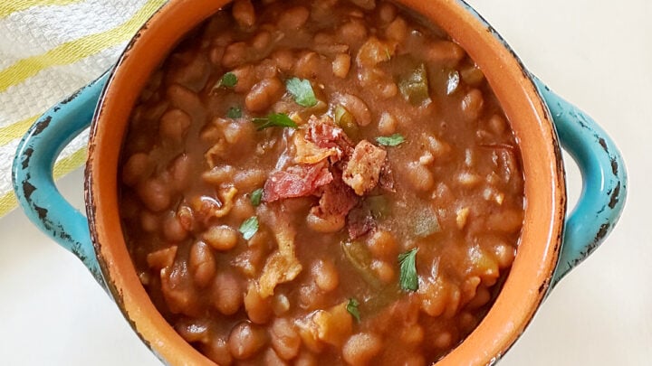 Crock Pot Baked Beans are a flavorful, hearty dish that combines rich sweetness with smoky depth.
