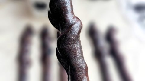 Whether you’re planning a Harry Potter movie night, a Halloween party, or just a fun baking day with the kids, these edible wands are a hit.