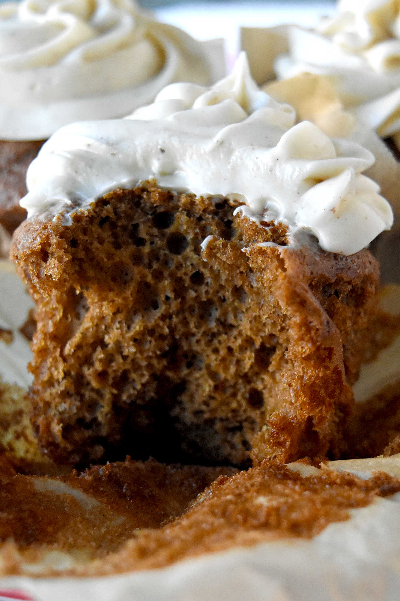 Craving that classic gingerbread flavor but short on time? Check out this easy way to bake gingerbread cupcakes using box cake mix. You get all the cozy spices with hardly any fuss. #ChristmasSweetsWeek #GingerbreadCupcakes #HolidaySweets #BakingGoals #ChristmasTreats #FestiveFlavors