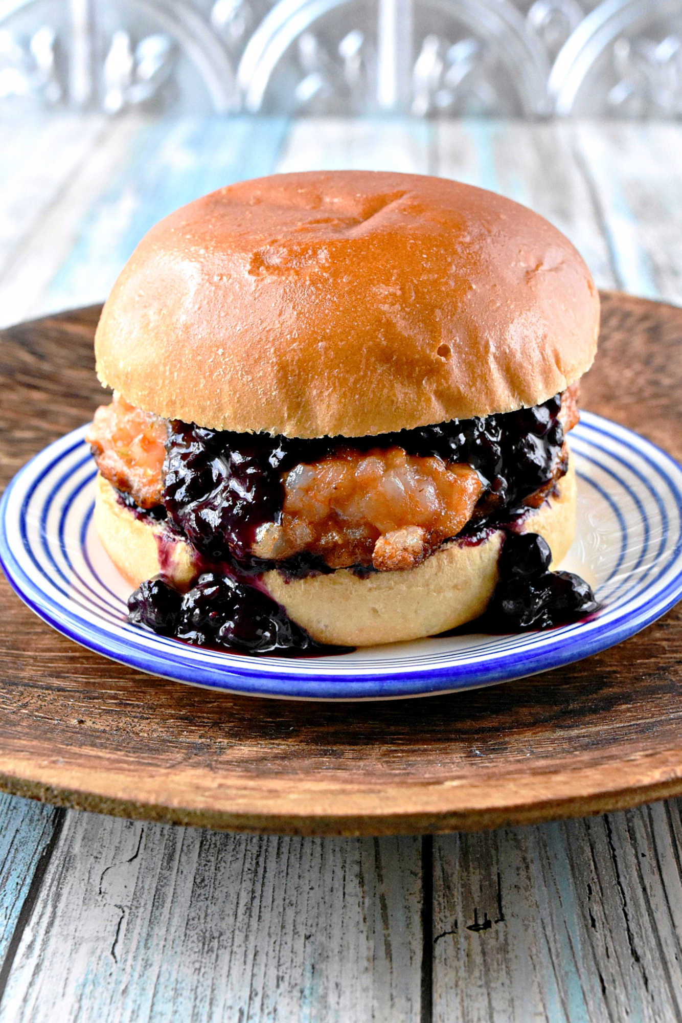 Thai Red Curry Shrimp Burger is a perfect blend of fresh shrimp and fragrant Thai red curry. This burger is sure to please seafood lovers with its combination of bold flavors and tender texture. #shrimpburger #BurgerMonth #burgerlove #redcurryshrimp #ThaiRedCurryShrimpBurger #BurgerLovers #SpicySeafood #ThaiInspiredEats