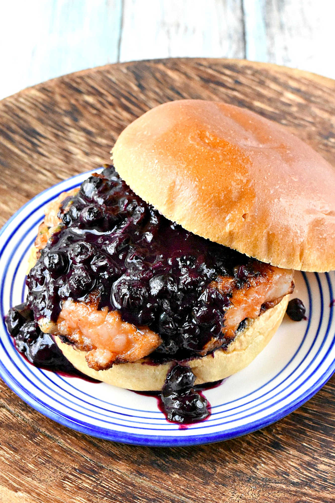 Thai Red Curry Shrimp Burger is a perfect blend of fresh shrimp and fragrant Thai red curry. This burger is sure to please seafood lovers with its combination of bold flavors and tender texture. #shrimpburger #BurgerMonth #burgerlove #redcurryshrimp #ThaiRedCurryShrimpBurger #BurgerLovers #SpicySeafood #ThaiInspiredEats