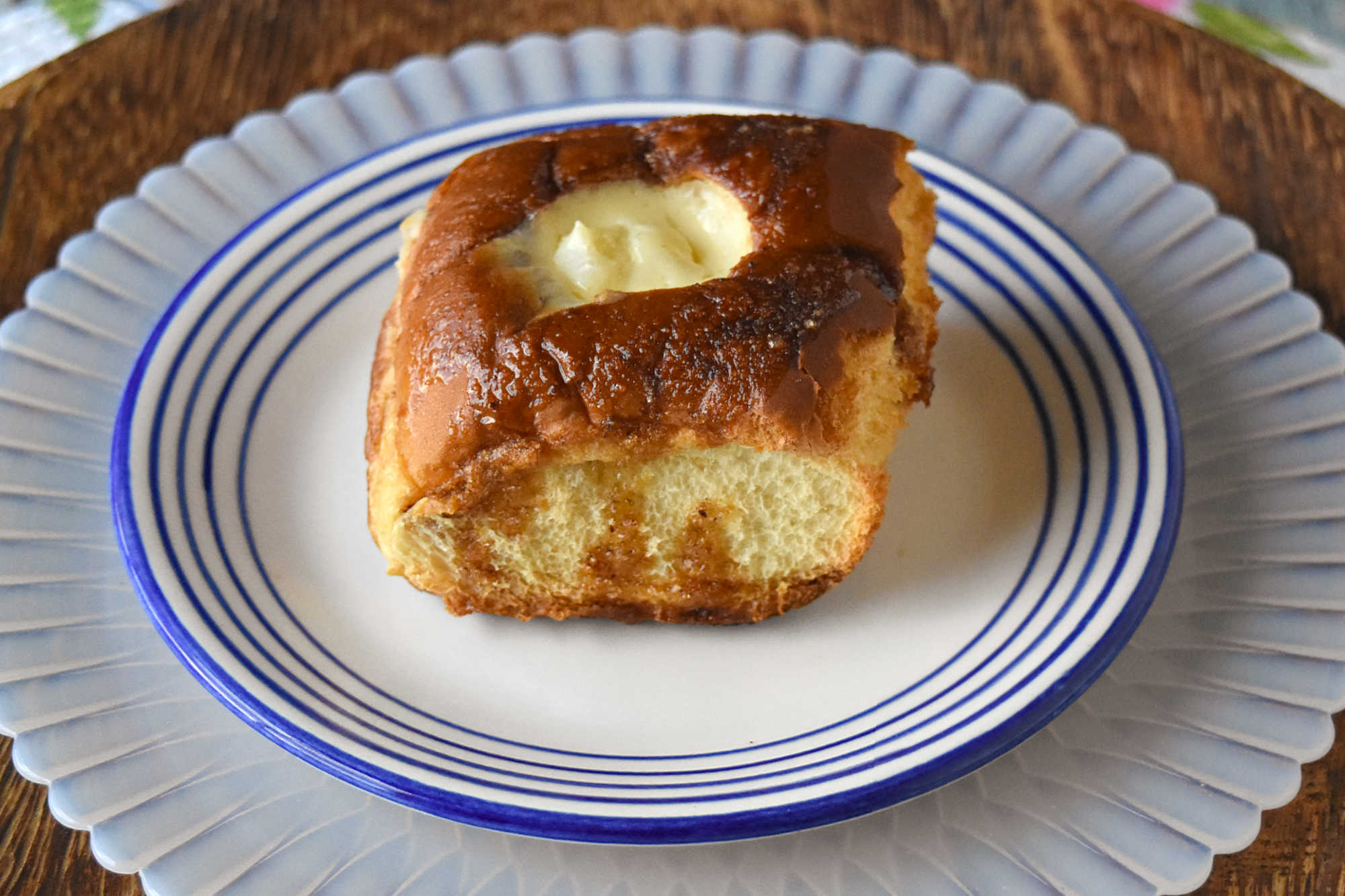 Bring a sweet twist to your brunch with King's Hawaiian Tropical Cheesecake Danish. Each bite blends creamy cheesecake and tropical fruit on fluffy, irresistible pastry. A must-have for your next gathering. #BrunchWeek #KingsofCheesecake #TropicalTreats #DanishDelight #FoodieFaves #IslandBites