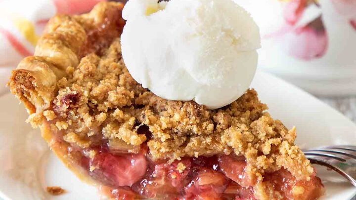 Sweet, tart and fruity, with a rich crumble topping, Strawberry Rhubarb Pie is a tasty dessert that welcomes the growing season.