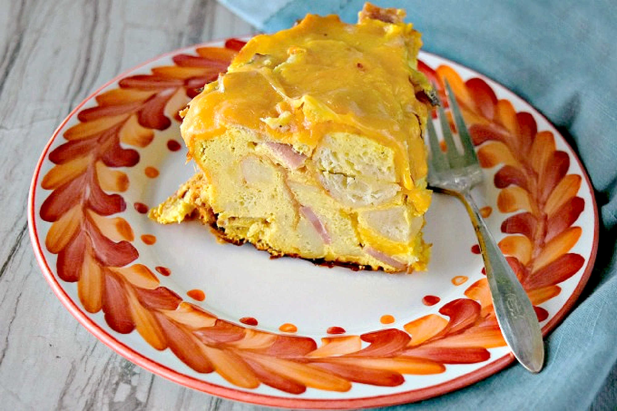 Say goodbye to boring breakfasts and hello to flavor heaven with this Ham and Cheese Strata. Perfect for feeding a crowd or meal prepping for the week ahead. Give it a try!  #MealPrep #FoodPorn #BrunchtimeEats #SavoryBreakfast #CheesyGoodness #FoodieFavs #WeekendBrunchin
