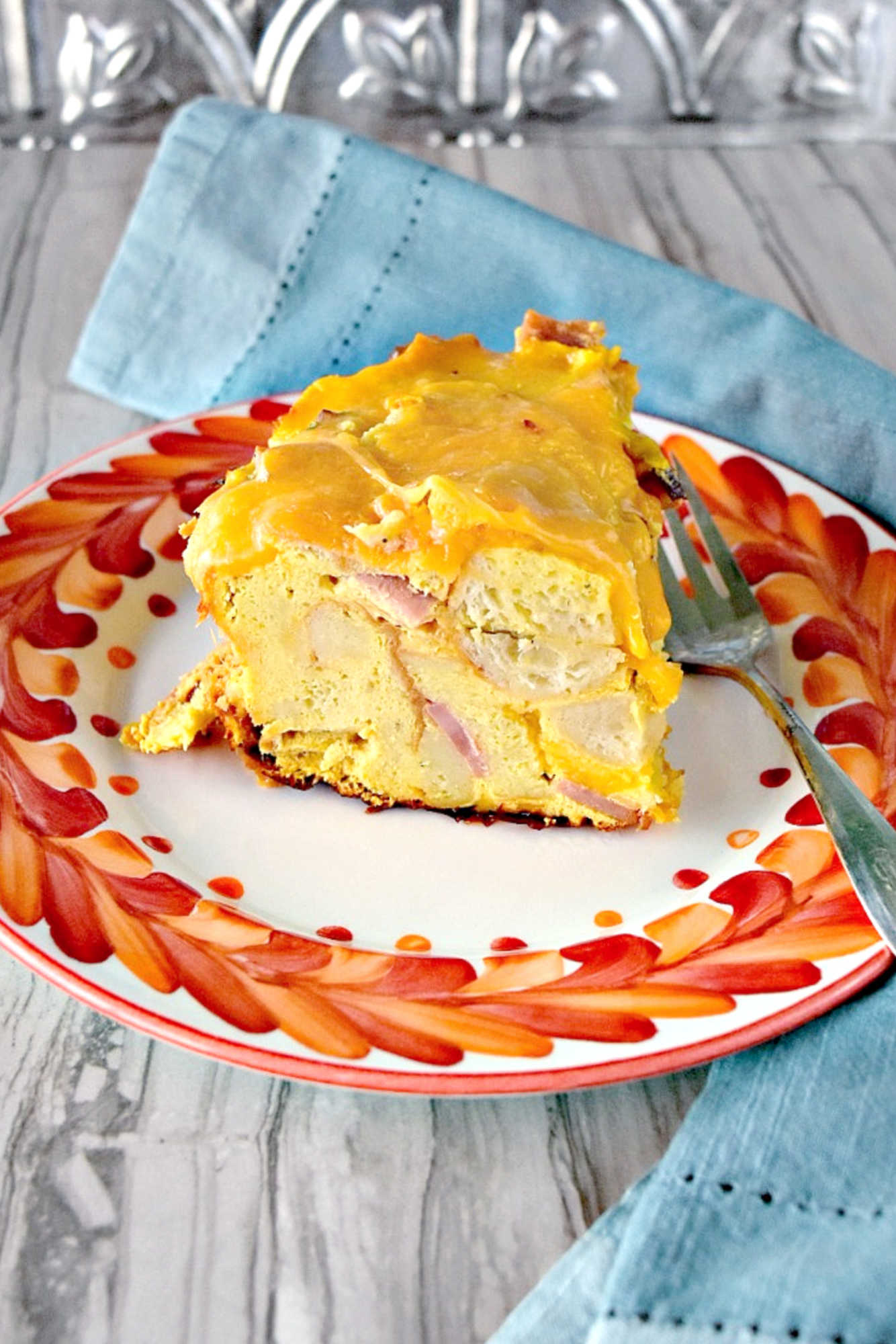 Say goodbye to boring breakfasts and hello to flavor heaven with this Ham and Cheese Strata. Perfect for feeding a crowd or meal prepping for the week ahead. Give it a try!  #MealPrep #FoodPorn #BrunchtimeEats #SavoryBreakfast #CheesyGoodness #FoodieFavs #WeekendBrunchin
