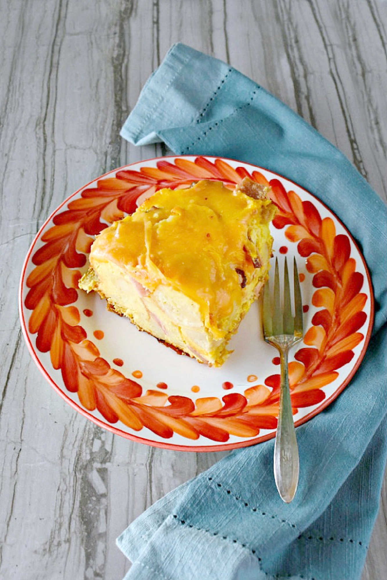 Say goodbye to boring breakfasts and hello to flavor heaven with this Ham and Cheese Strata. Perfect for feeding a crowd or meal prepping for the week ahead. Give it a try!  #MealPrep #FoodPorn #BrunchtimeEats #SavoryBreakfast #CheesyGoodness #FoodieFavs #WeekendBrunchin
