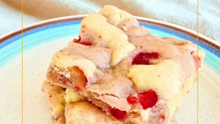 Strawberry Cream Cheese Swirl Bars: fresh strawberries mixed with a cream cheese dough for a tangy, soft and sweet cookie.