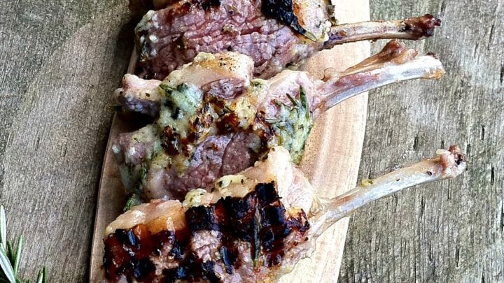 Do you find lamb hard to cook? This simple recipe is achievable for anyone. SUPER delicious lamb lollipops! Or use the garlic herb rub on almost any meat!