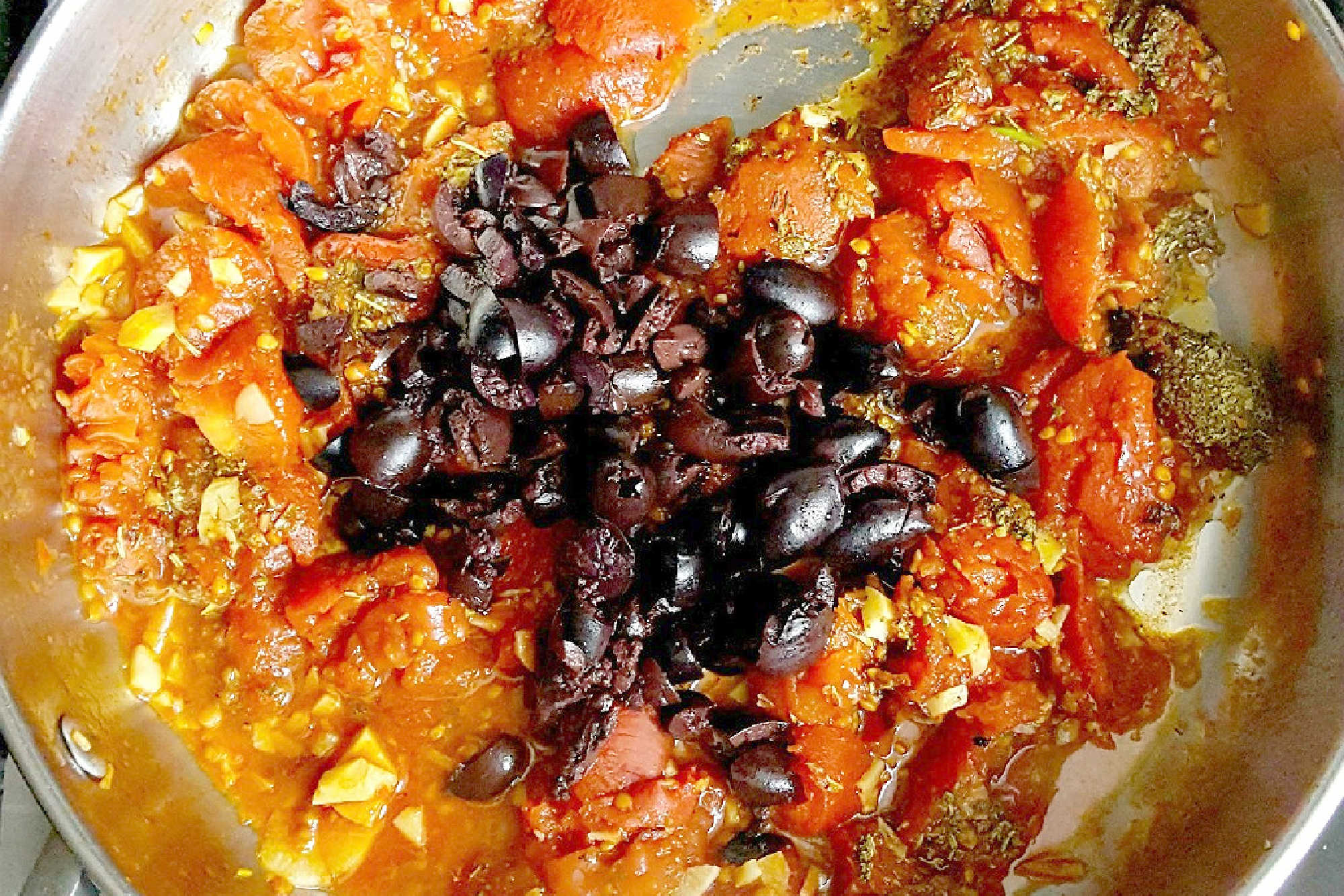 Tuscan Pomodoro is all about slowing down and savoring the little things. Picture yourself enjoying rustic flavors under the open sky with friends and family. #TuscanPomodoroDelight #ItalianCookingPassion #FlavorsofTuscany #TomatoLove #FoodieFinds #EatLocal #GardenFresh #ItalianCuisineGoals #PastaPerfection #FoodieApprovedEats