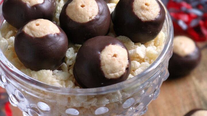 Buckeye candies are a staple this time of year but have you ever had crunchy buckeyes with crunchy peanut butter and crispy rice cereal?