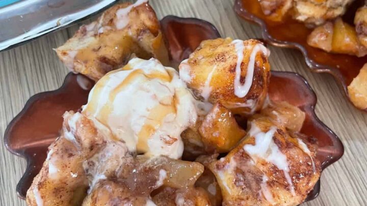 This easy cinnamon roll apple monkey bread brings the comforting flavors of warm apple pie and a gooey cinnamon roll all in one bite. This can be your best breakfast, snack or dessert! About cinnamon
